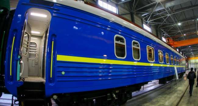 Будет стандартом для каждого нового вагона: в поездах Укрзализныци установят камеры видеонаблюдения