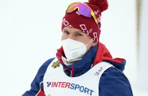 Невеста Большунова опубликовала милое фото их поцелуя после триумфа на ЧМ