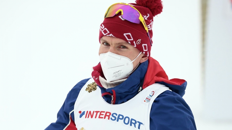 Невеста Большунова опубликовала милое фото их поцелуя после триумфа на ЧМ