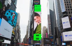 Билборд с Монеточкой появился на Таймс-сквер в Нью-Йорке