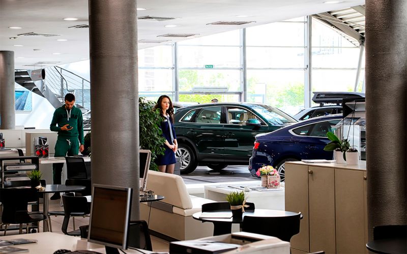 
            Машины в дефиците из-за нехватки чипов. Что вообще происходит?
        