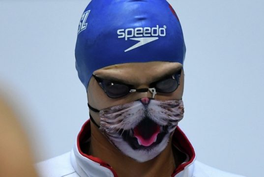 Розовые шапочки, маски и рекорды. Кто из пловцов отобрался в Токио
