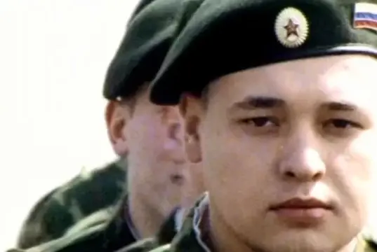 Что за невнятный текст звучит в начале песни «Руки Вверх!» «Крошка моя»?