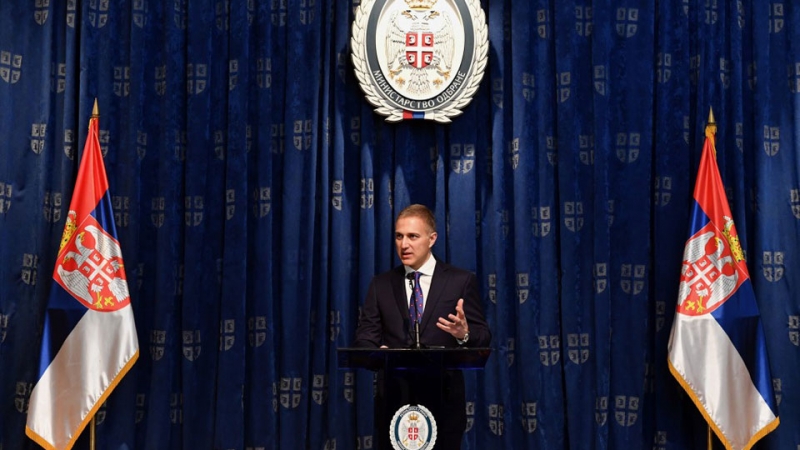 &laquo;Лицемерие и желание вернуть власть&raquo;: глава минобороны Сербии жестко ответил на обвинения о продаже оружия террористам