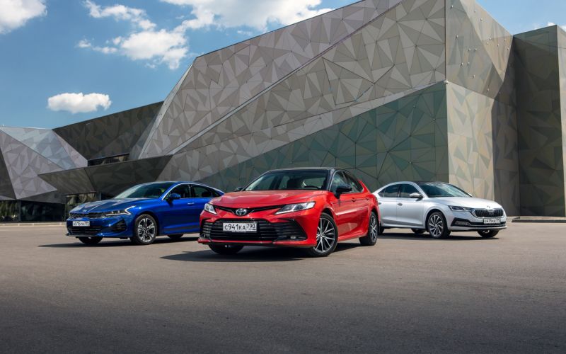 Лига чемпионов: сравнительный тест Camry, Kia K5 и Octavia