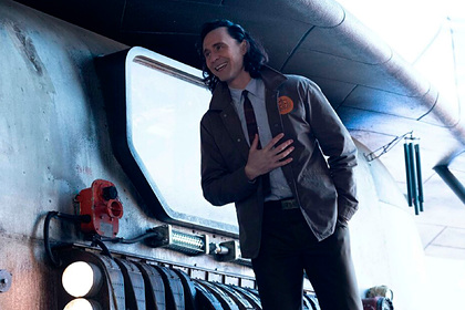 Сценарист &laquo;Доктора Кто&raquo; осудил Marvel за бисексуального персонажа